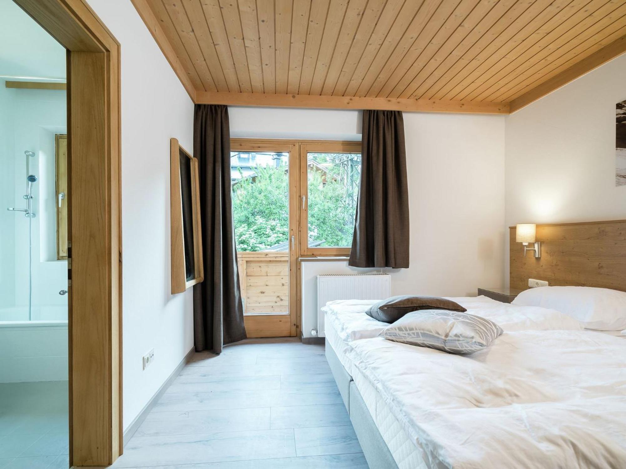 Large luxury chalet near ski area ZillerArena K nigsleiten Konigsleiten Exterior foto