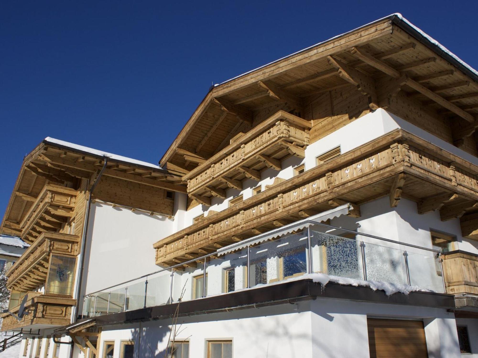Large luxury chalet near ski area ZillerArena K nigsleiten Konigsleiten Exterior foto