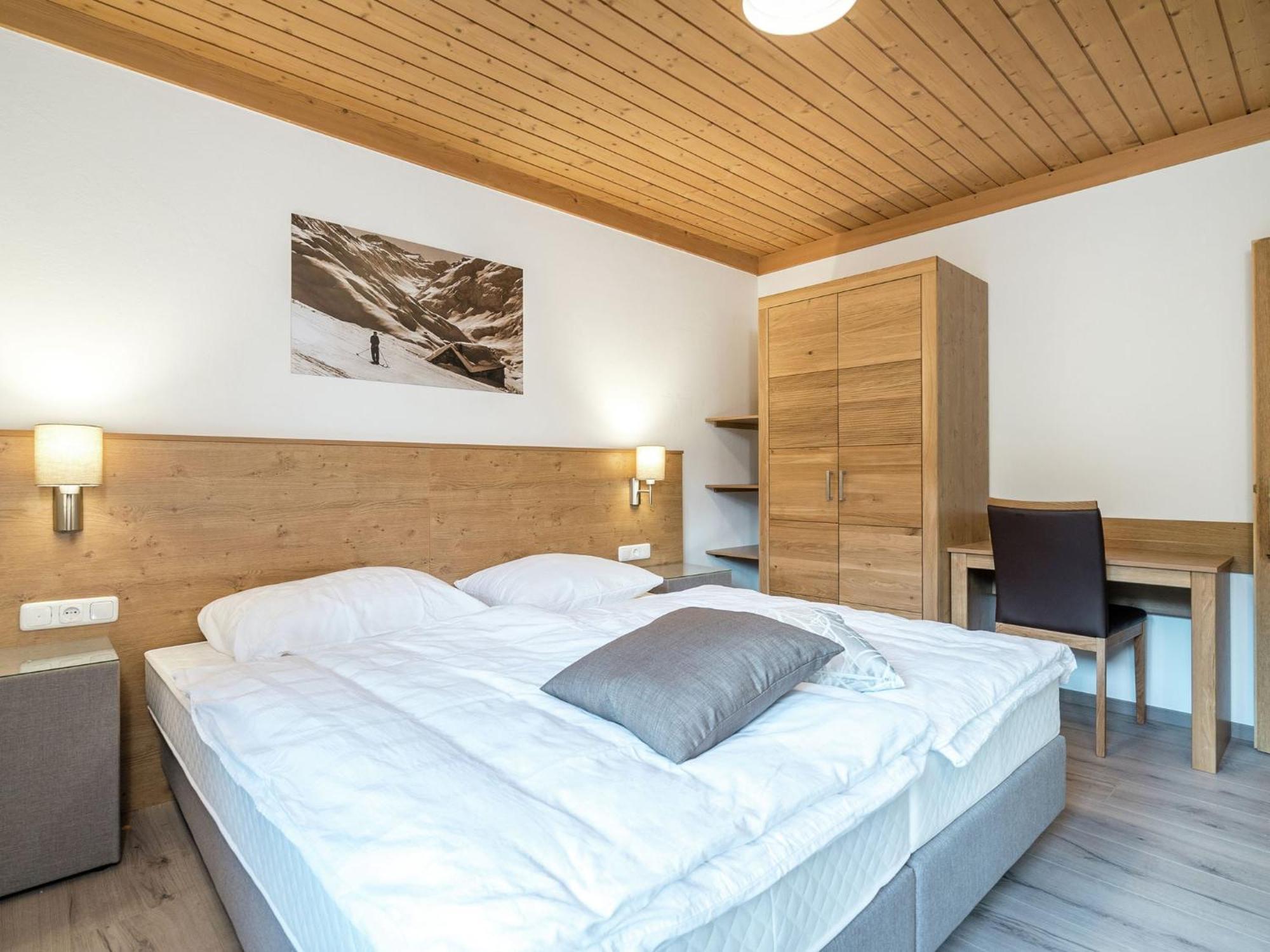 Large luxury chalet near ski area ZillerArena K nigsleiten Konigsleiten Exterior foto